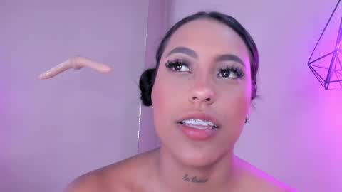 Snapshot of alahia_betancur chatting on 03/07/25, 05:49 Alahia  online show from 03/07/25, 05:49