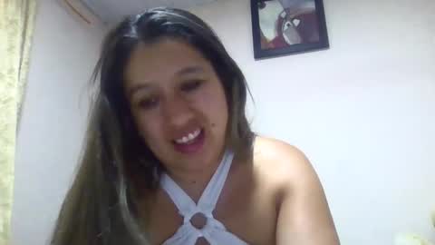 Snapshot of alahia_fox chatting on 02/15/25, 11:50 alahia online show from 02/15/25, 11:50