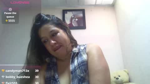 Snapshot of alahia_fox chatting on 03/11/25, 03:56 alahia online show from 03/11/25, 03:56