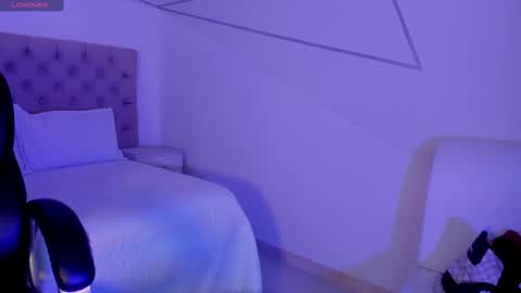 Snapshot of alahiaa1_ chatting on 02/12/25, 12:22 Alahia online show from 02/12/25, 12:22