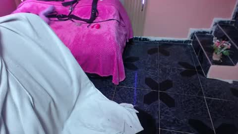 Snapshot of alaia_blue1 chatting on 05/19/26, 01:06 alaia_blue1 online show from 05/19/26, 01:06