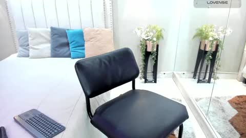     online show from 04/18/26, 07:58