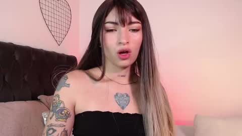 Snapshot of alailayong chatting on 02/07/25, 09:48 alailayong online show from 02/07/25, 09:48