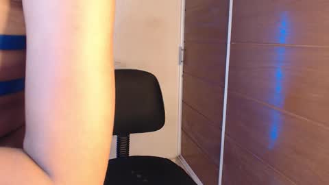 Snapshot of alaina_saint chatting on 12/18/25, 06:41 AlainaSaint online show from 12/18/25, 06:41