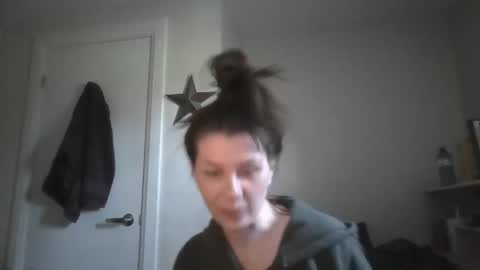 Snapshot of alainaseren chatting on 05/19/26, 09:10 alainaseren online show from 05/19/26, 09:10