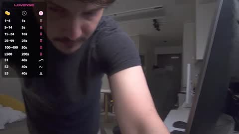 Maxi  online show from 10/19/25, 07:42