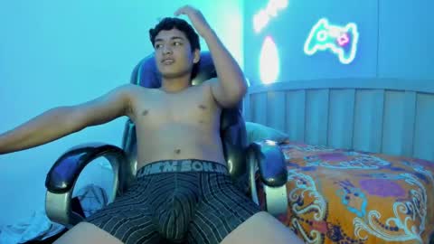 Snapshot of alamgrey_ chatting on 09/16/25, 03:35 Alam online show from 09/16/25, 03:35