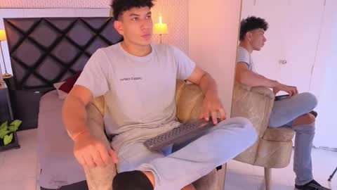 Snapshot of alan_castillo_ chatting on 03/25/26, 08:15 Alan online show from 03/25/26, 08:15