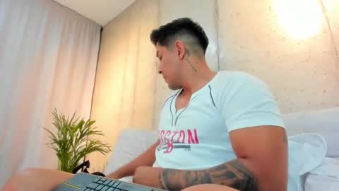 Snapshot of alan_greek_1 chatting on 02/10/25, 01:14 Alan greek online show from 02/10/25, 01:14
