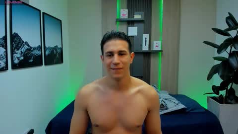 Alan  Kevin can we reach 100 thumbs up please guys  online show from 03/14/26, 07:08