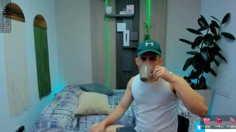 Alan  Kevin can we reach 100 thumbs up please guys  online show from 04/19/26, 12:04