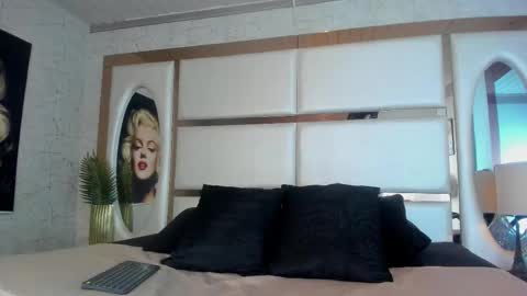 ---Alan--- online show from 01/18/26, 03:54