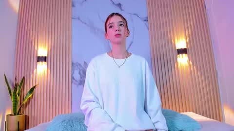 A L A N A  online show from 09/10/25, 11:43