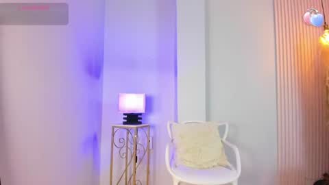 Snapshot of alana__rossetti chatting on 07/23/26, 12:14 Alana online show from 07/23/26, 12:14