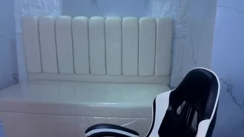 Snapshot of alana_fox_tx chatting on 06/25/26, 08:35 Follow me.. Live 1430 to 2100 online show from 06/25/26, 08:35