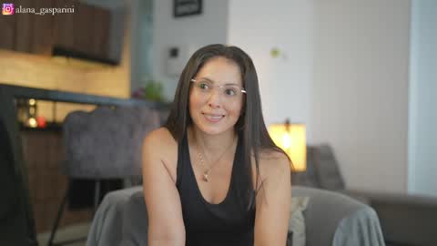 Alana Gasparini online show from 04/06/26, 07:37