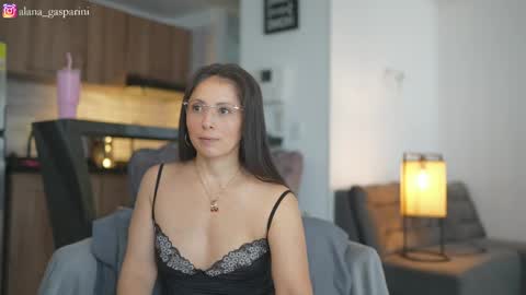 Alana Gasparini online show from 04/13/26, 08:36