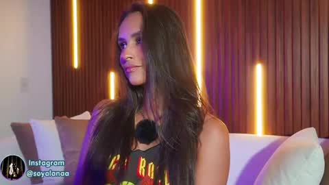 Snapshot of alana_haze chatting on 04/28/26, 01:59 Alana online show from 04/28/26, 01:59