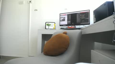 A l a n a online show from 01/12/25, 08:14