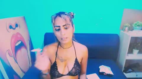 alanadelray online show from 02/04/25, 09:41