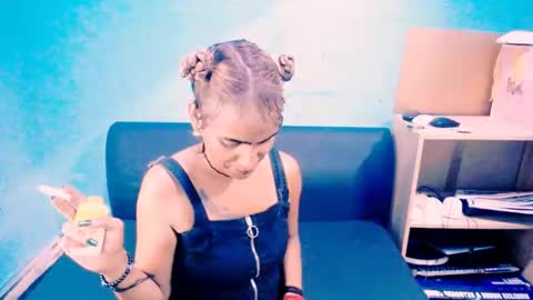 alanadelray online show from 02/28/25, 08:09