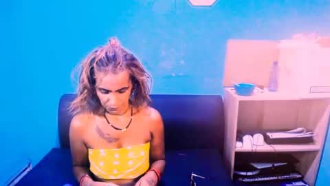alanadelray online show from 03/10/25, 07:53