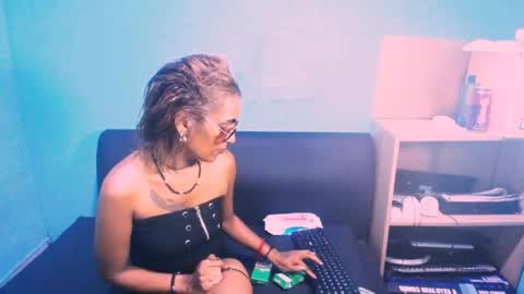 alanadelray online show from 03/12/25, 11:42