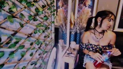 alanadelray online show from 10/24/25, 08:00