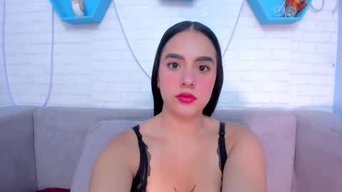 Snapshot of alanaflores chatting on 03/11/25, 11:33 Alana Flores online show from 03/11/25, 11:33
