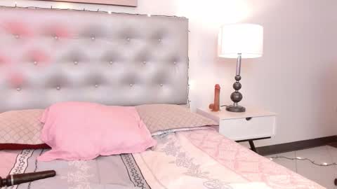 alana online show from 11/30/25, 03:43