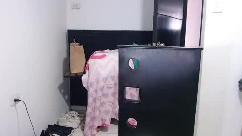 Snapshot of alanajonees chatting on 12/29/24, 02:52 alanajonees online show from 12/29/24, 02:52