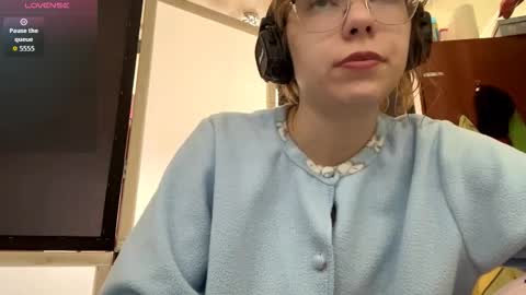 Stella online show from 09/12/25, 09:31