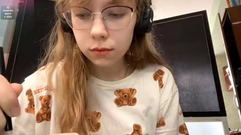 Stella online show from 09/21/25, 10:39