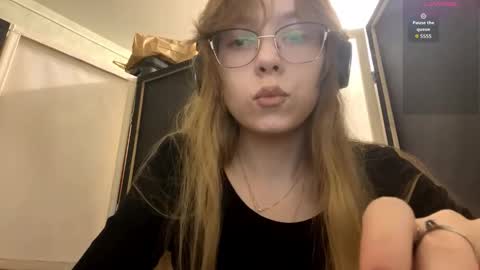 Stella online show from 10/30/25, 03:02