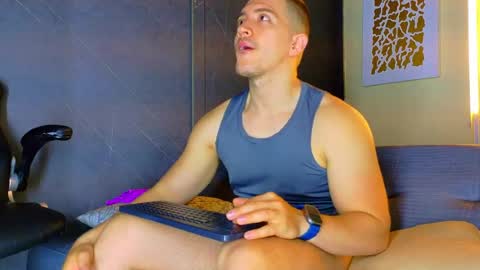 Snapshot of alanferrer chatting on 07/07/26, 11:14 Alan Ferrer online show from 07/07/26, 11:14
