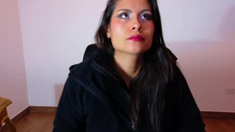 Snapshot of alanis_22 chatting on 05/17/26, 02:35 alanis online show from 05/17/26, 02:35