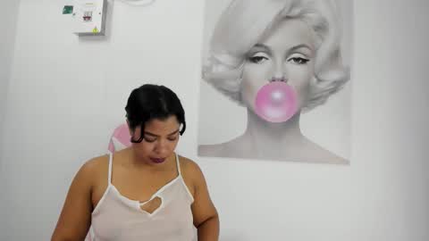 Snapshot of alannaht chatting on 05/19/26, 01:56 alannaht online show from 05/19/26, 01:56