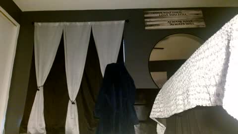 Snapshot of alannarack chatting on 05/04/26, 12:56 Alanna Rack online show from 05/04/26, 12:56