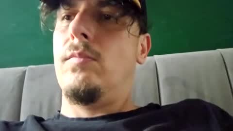 Snapshot of alannovak8 chatting on 06/20/26, 04:10 alannovak8 online show from 06/20/26, 04:10