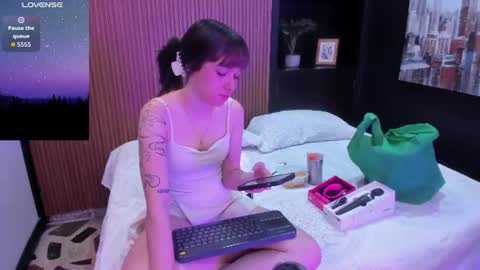 Snapshot of alaskaflowers_ chatting on 07/08/26, 04:28 Alaska online show from 07/08/26, 04:28