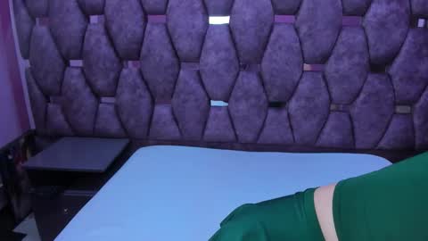 AlaSmith  online show from 12/01/25, 02:16