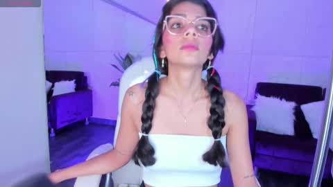 Alassia Hocthner online show from 10/04/25, 12:03