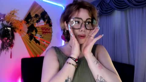 Snapshot of albaandthayron chatting on 03/06/25, 12:09 albaandthayron online show from 03/06/25, 12:09