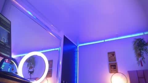 albaandthayron online show from 12/18/25, 12:11