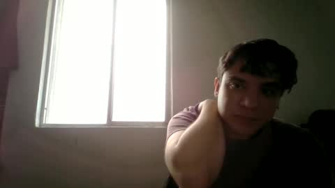 Snapshot of albertoarenas16 chatting on 04/10/26, 06:12 albertoarenas16 online show from 04/10/26, 06:12