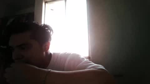 Snapshot of albertoarenas16 chatting on 04/14/26, 10:05 albertoarenas16 online show from 04/14/26, 10:05
