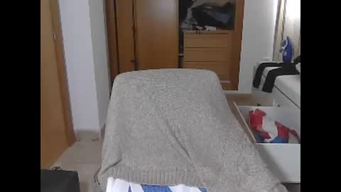 albertolr94730288 online show from 01/04/25, 12:59