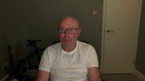 Snapshot of alc300170 chatting on 12/17/25, 07:03 alc300170 online show from 12/17/25, 07:03