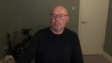 Snapshot of alc300170 chatting on 12/19/25, 07:59 alc300170 online show from 12/19/25, 07:59