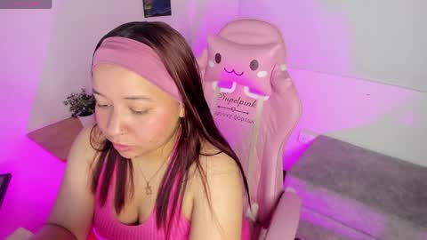 Snapshot of ale_alejandra chatting on 06/04/26, 02:56 Alejandra online show from 06/04/26, 02:56